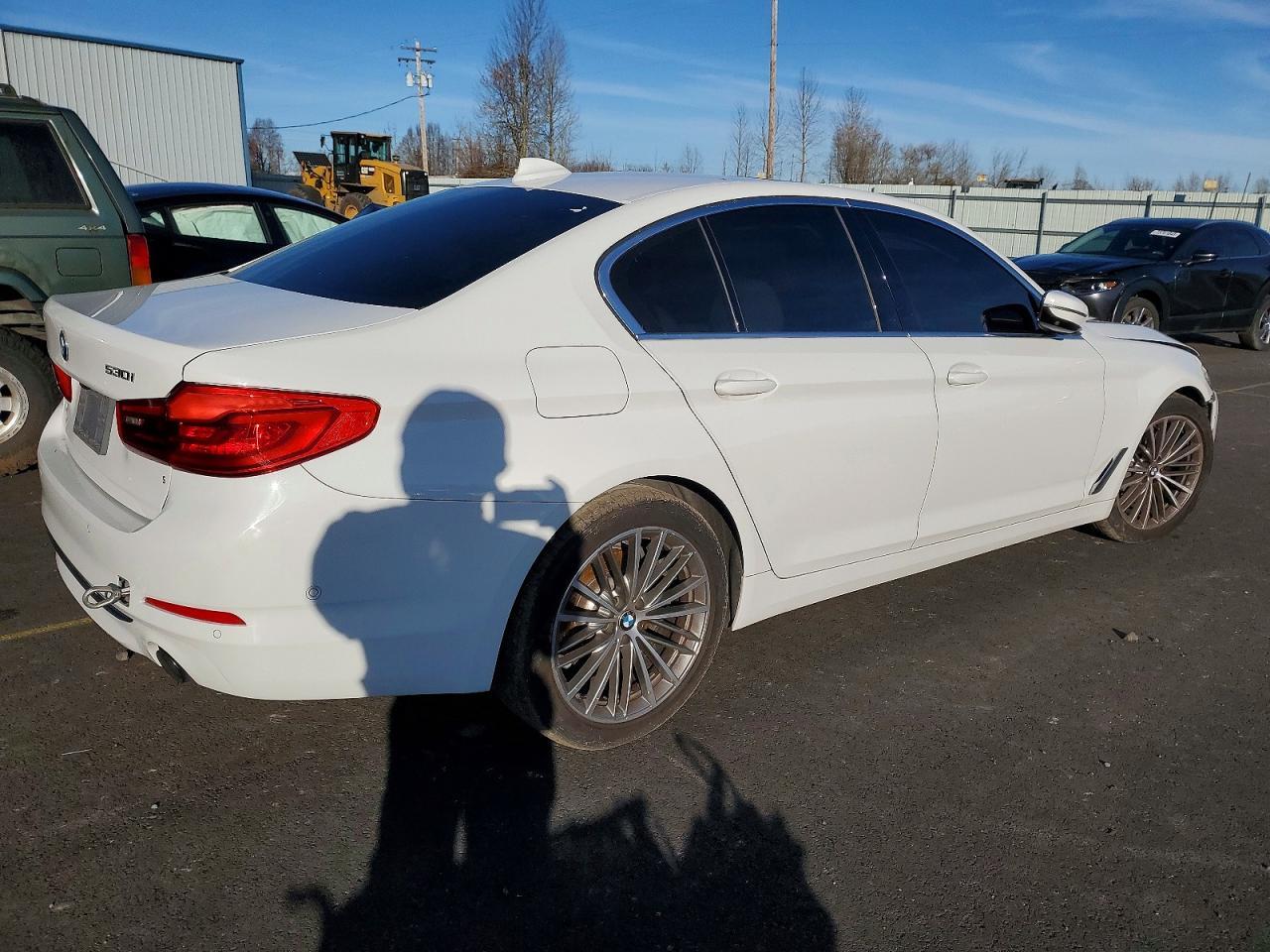 2020 BMW 530 I - Фото 3