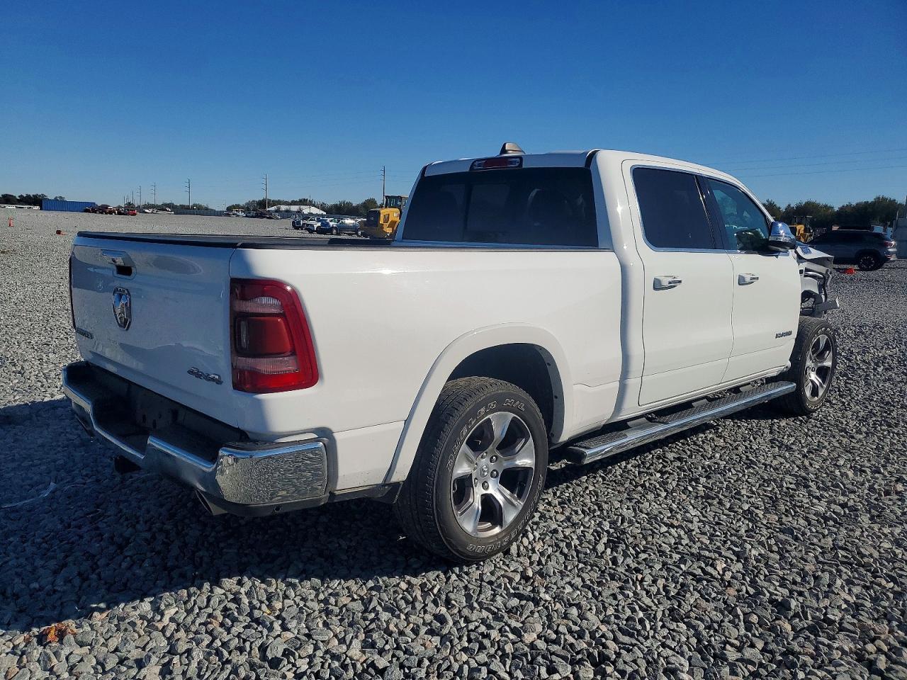 2020 Ram 1500 Laramie - Фото 3