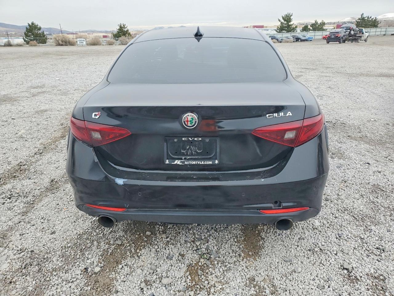 2017 Alfa Romeo Giulia Ti Q4 - Image 6