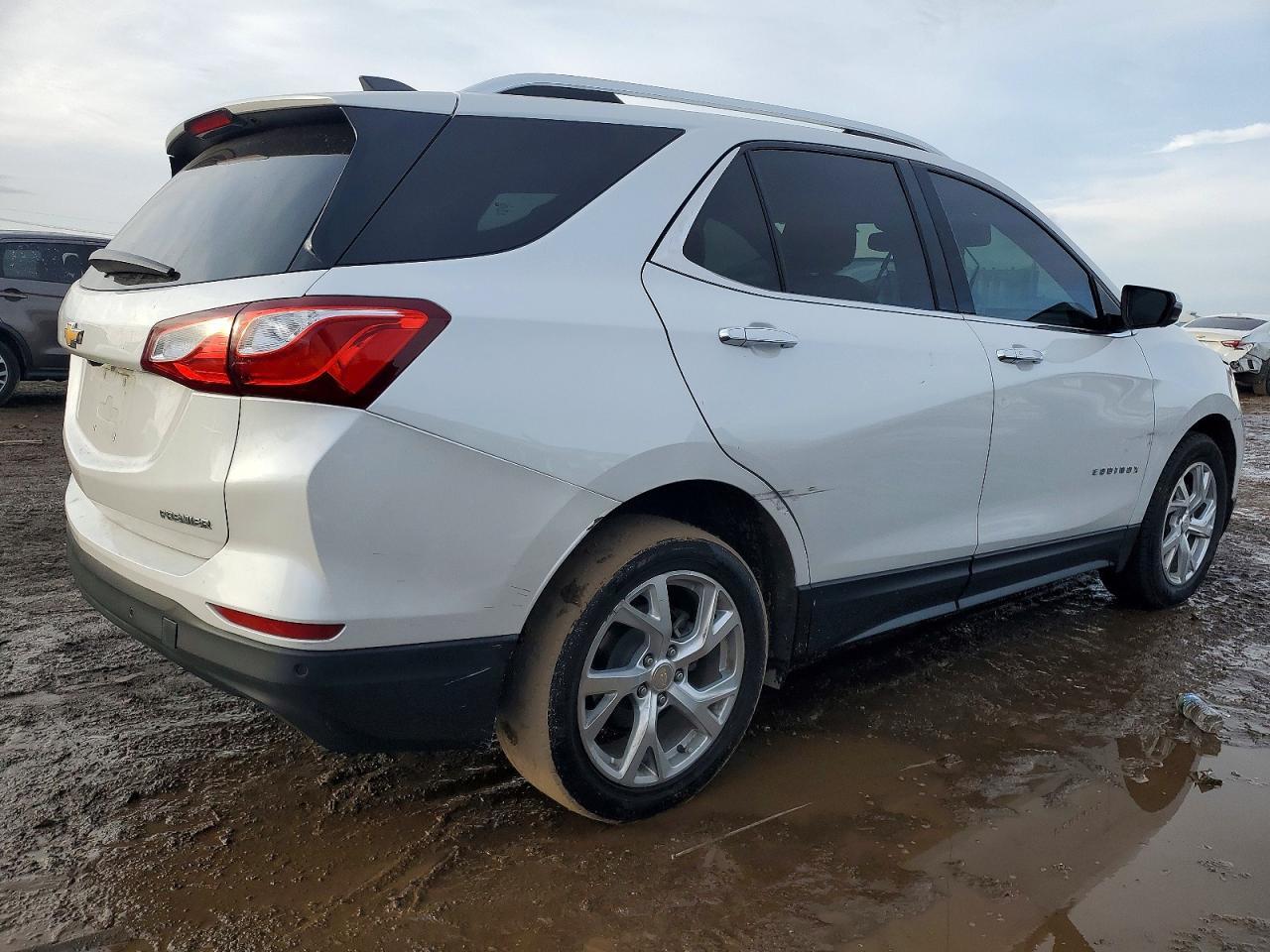 2021 Chevrolet Equinox Premier - Image 3