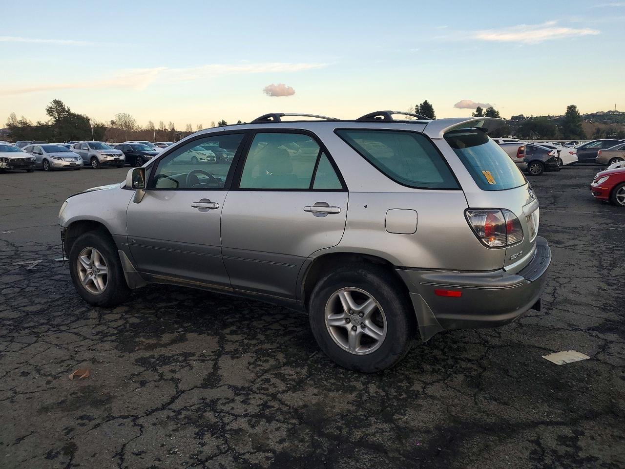 2001 Lexus Rx 300 - Image 2