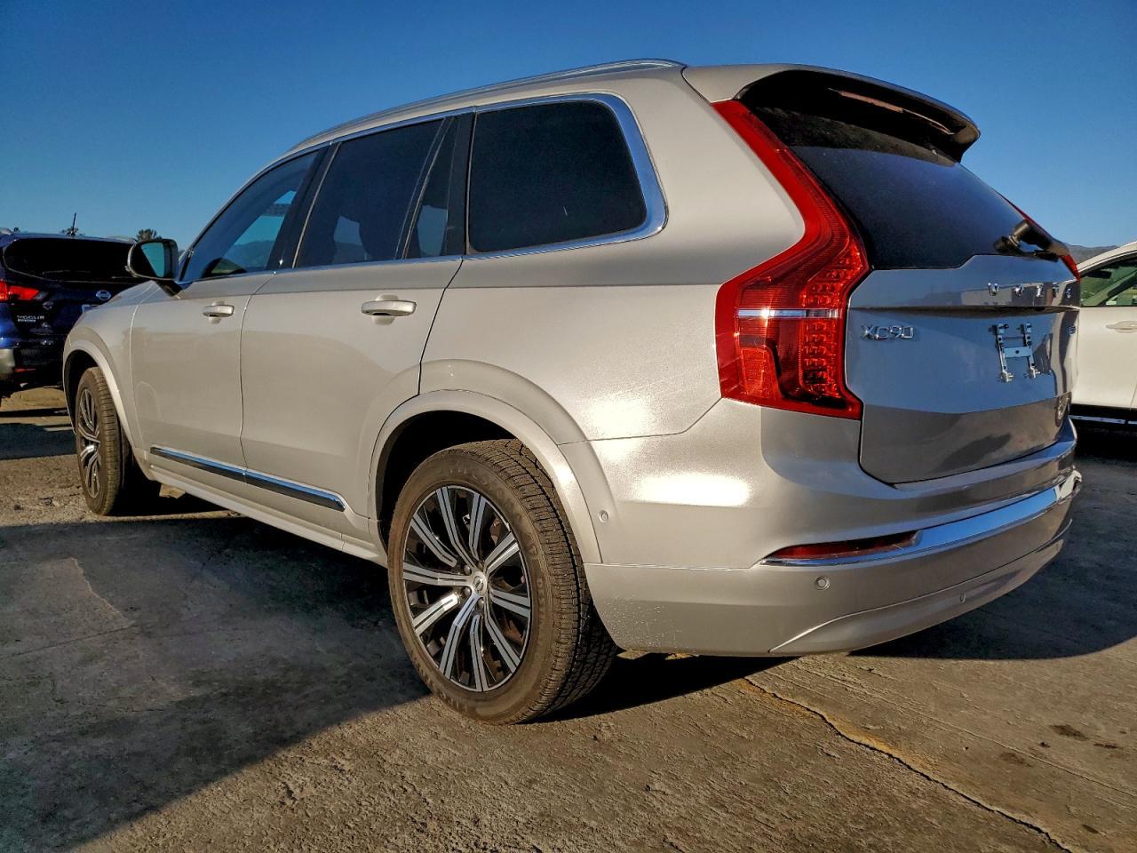 2025 Volvo Xc90 Core - Фото 2