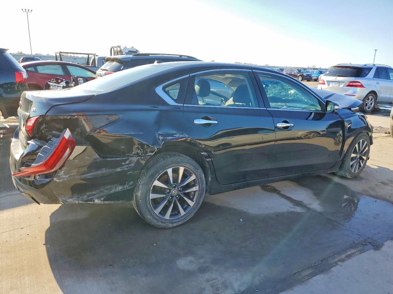 2017 Nissan Altima 2.5 - Фото 3