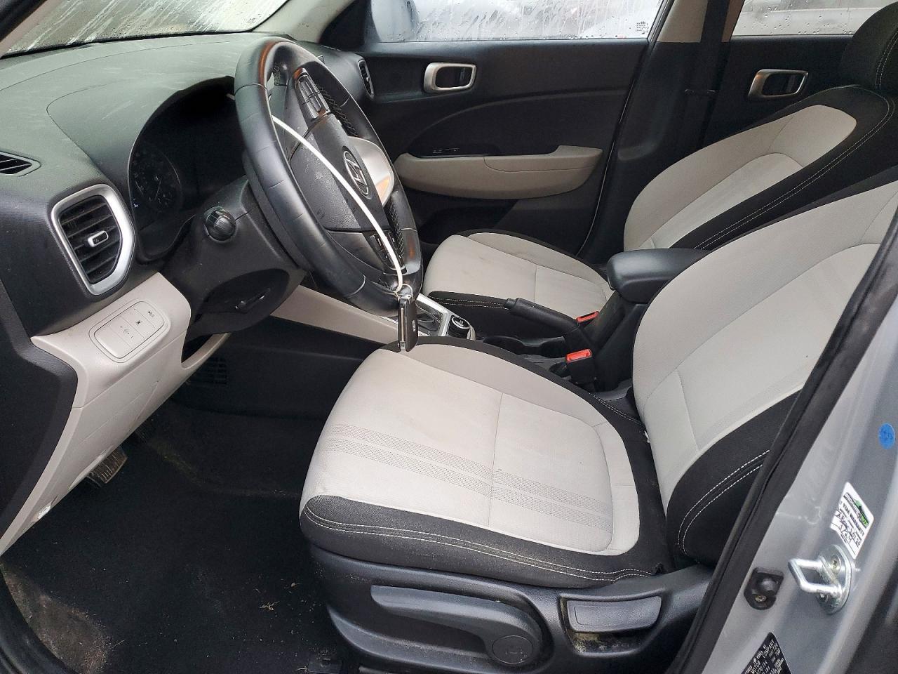 2020 Hyundai Venue Sel - Image 7