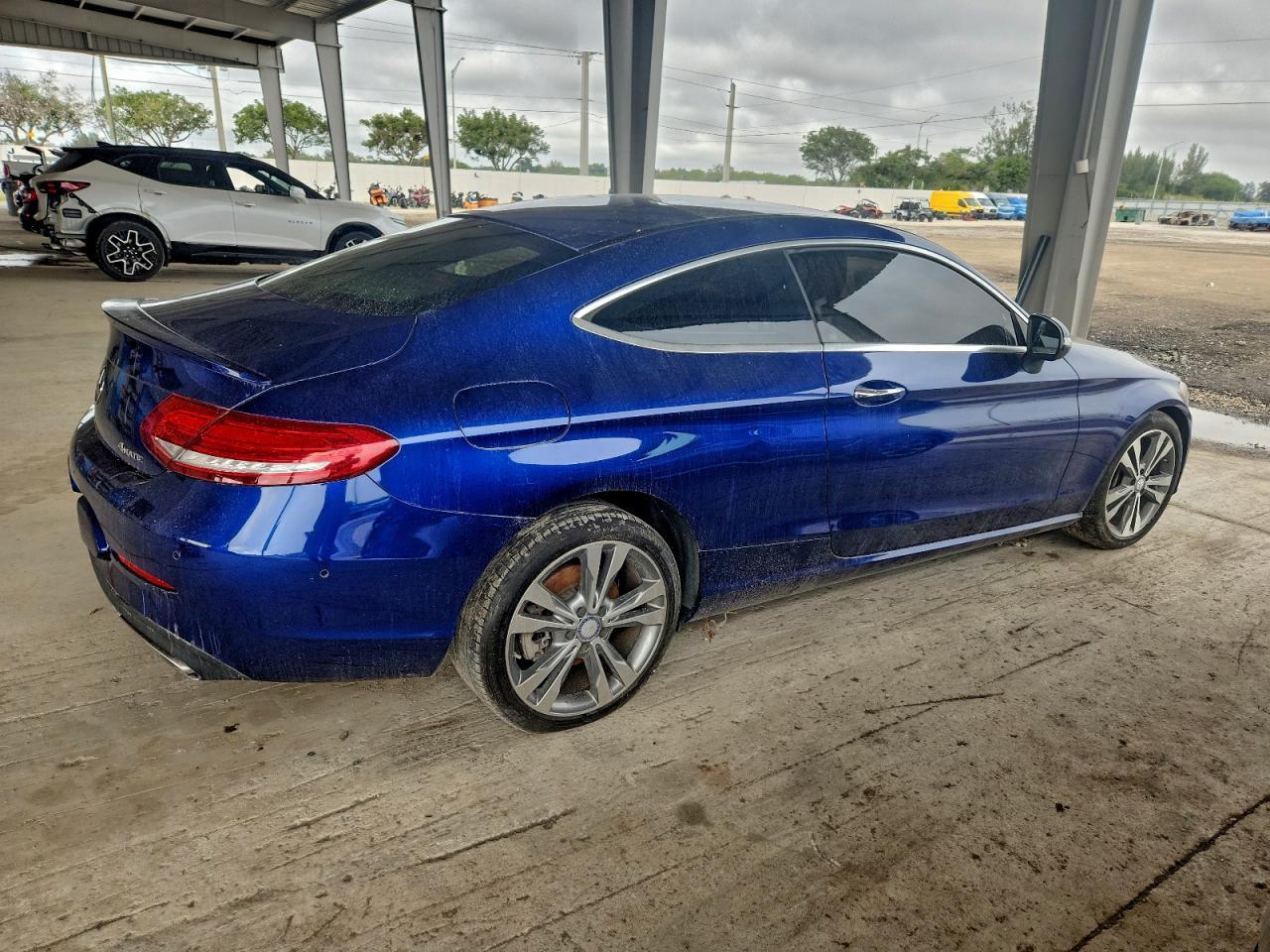 2017 Mercedes-Benz C 300 4Matic - Фото 3