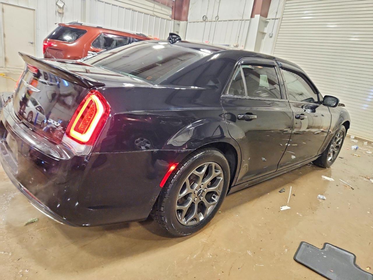 2017 Chrysler 300 S - Фото 3