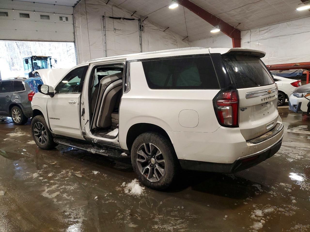 2022 Chevrolet Suburban K1500 Lt - Фото 2