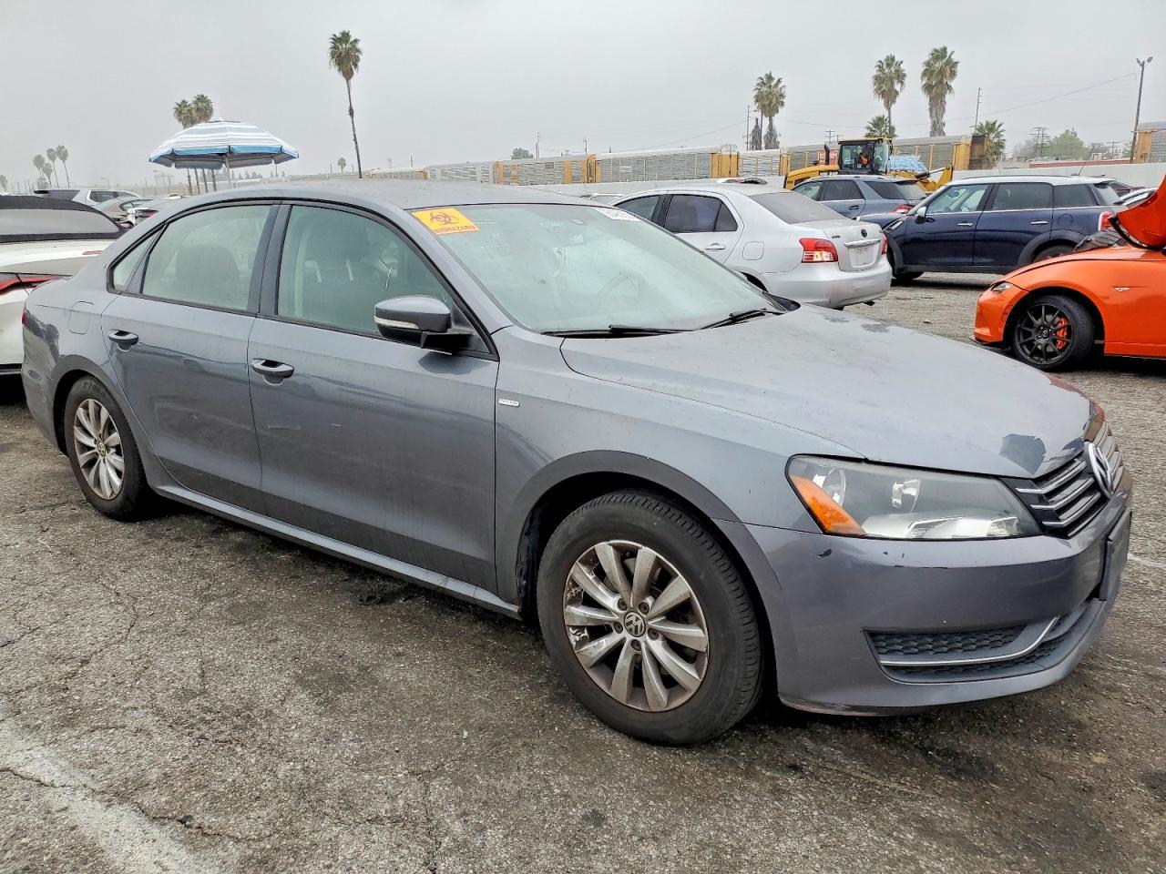 2015 Volkswagen Passat S - Фото 4