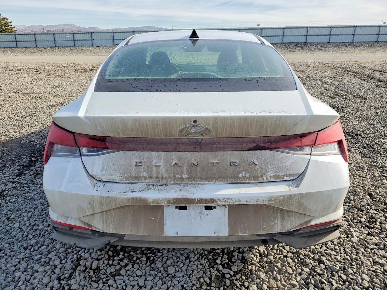 2021 Hyundai Elantra Se - Image 6