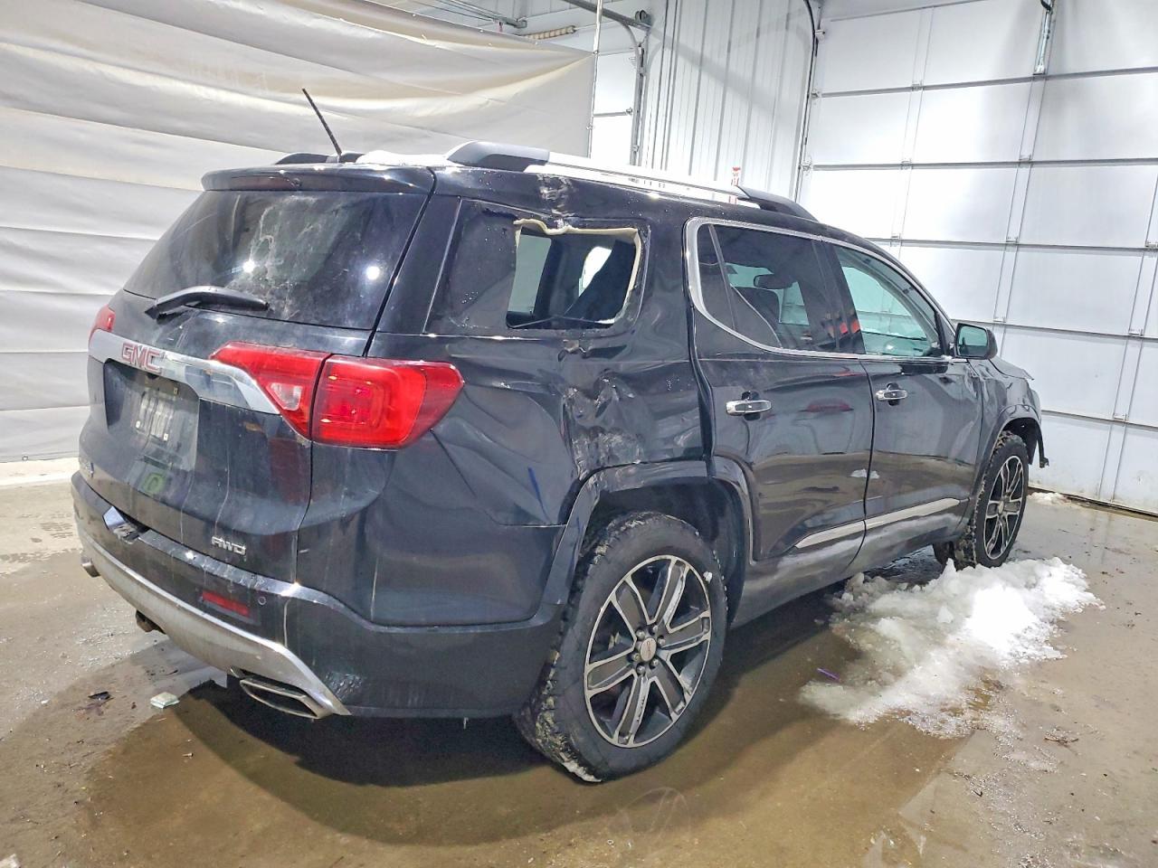 2017 GMC Acadia Denali - Фото 3