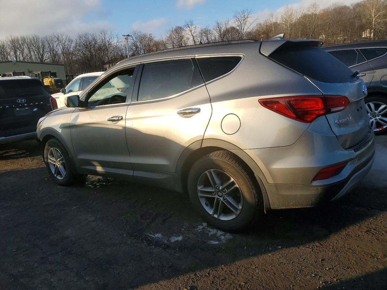 2018 Hyundai Santa Fe Sport - Image 2