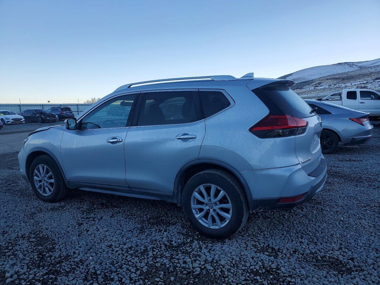 2017 Nissan Rogue S - Фото 2