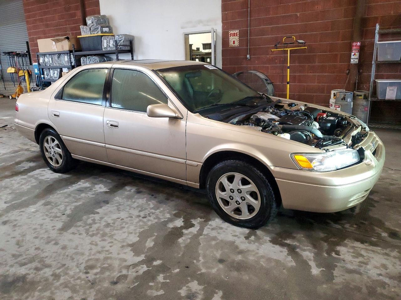 1998 Toyota Camry Le - Фото 4