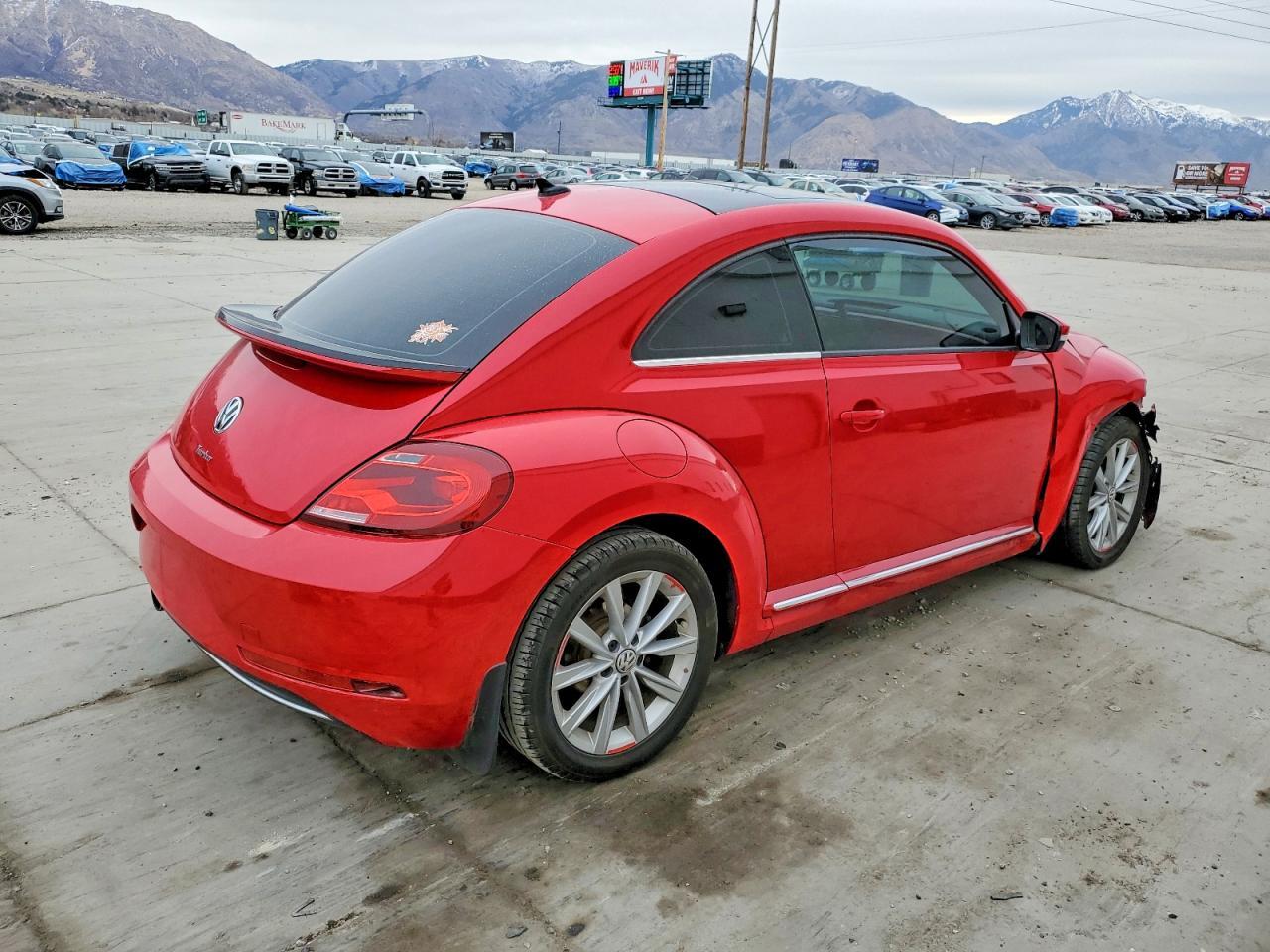 2018 Volkswagen Beetle Se - Image 3