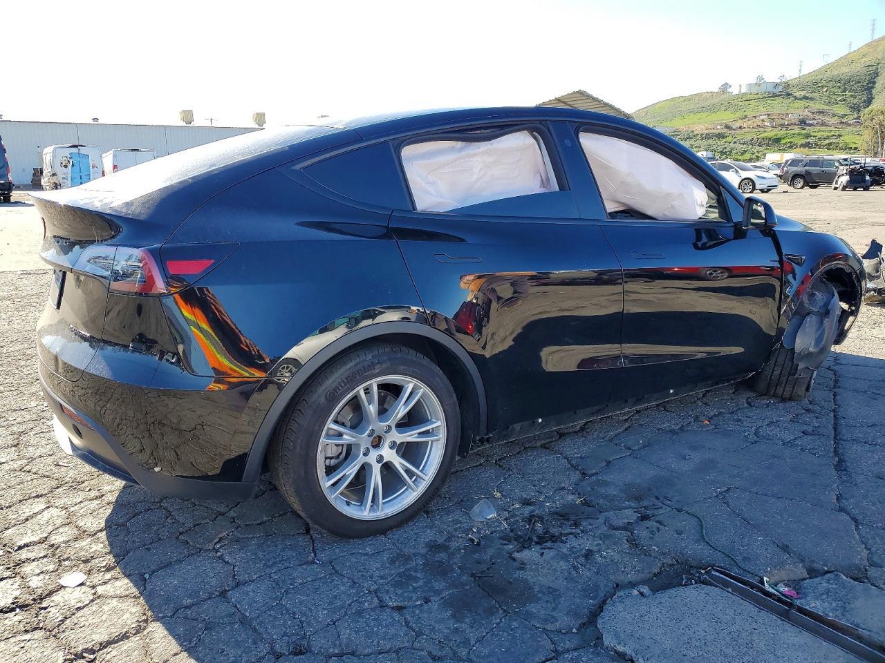 2022 Tesla Model Y - Фото 3