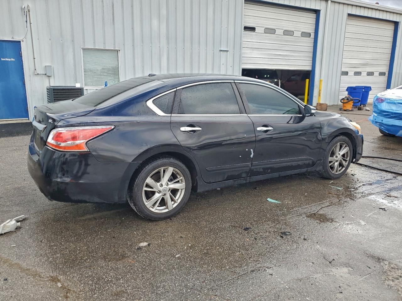 2015 Nissan Altima 2.5 - Image 3