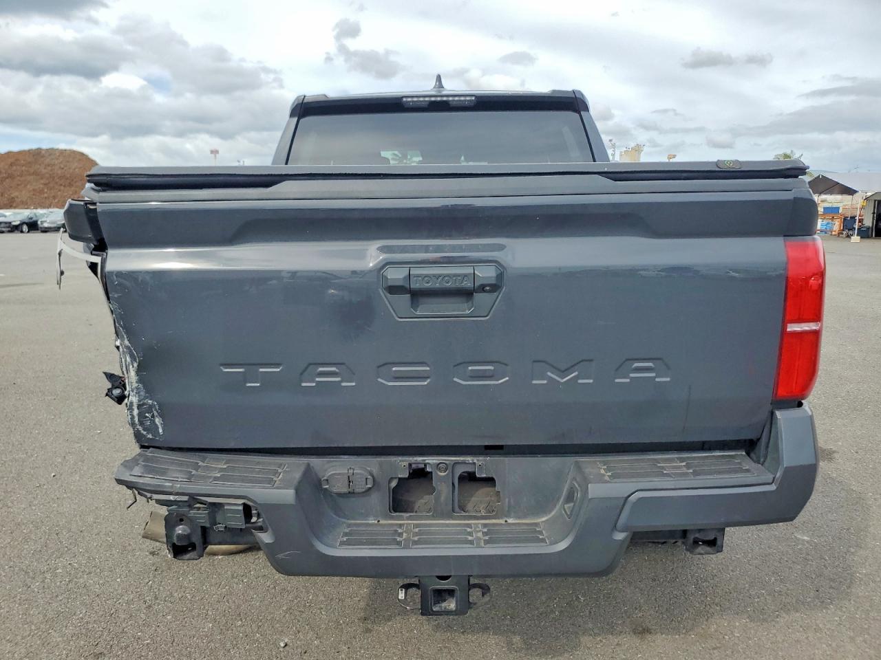 2024 Toyota Tacoma Double Cab - Image 6