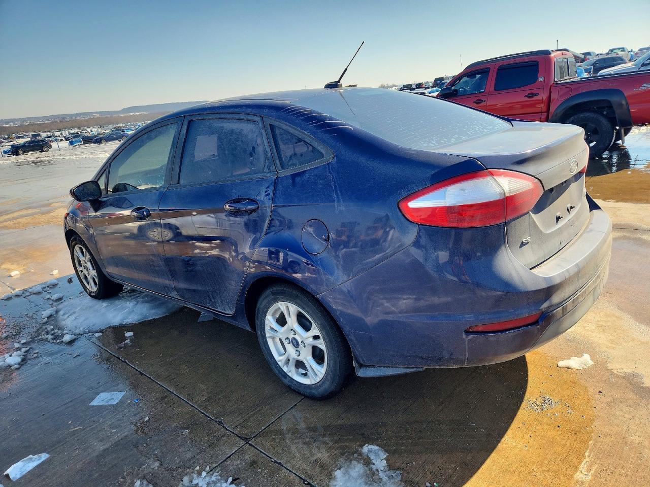 2016 Ford Fiesta Se - Фото 2