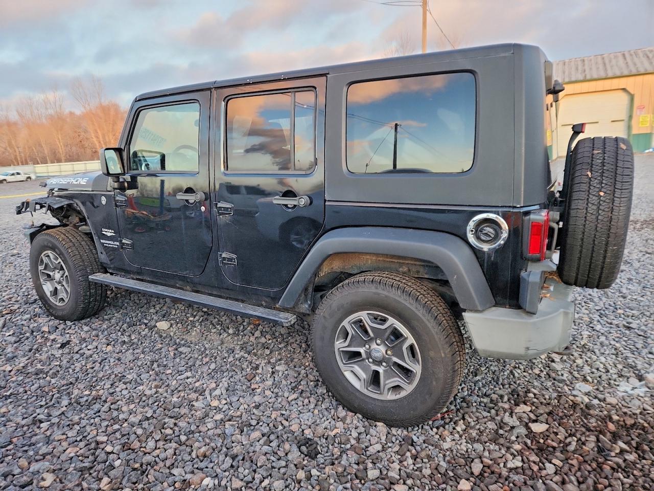 2009 Jeep Wrangler Unlimited Sahara - Image 2
