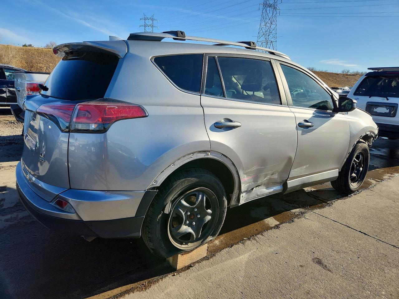 2016 Toyota Rav4 Le - Image 3