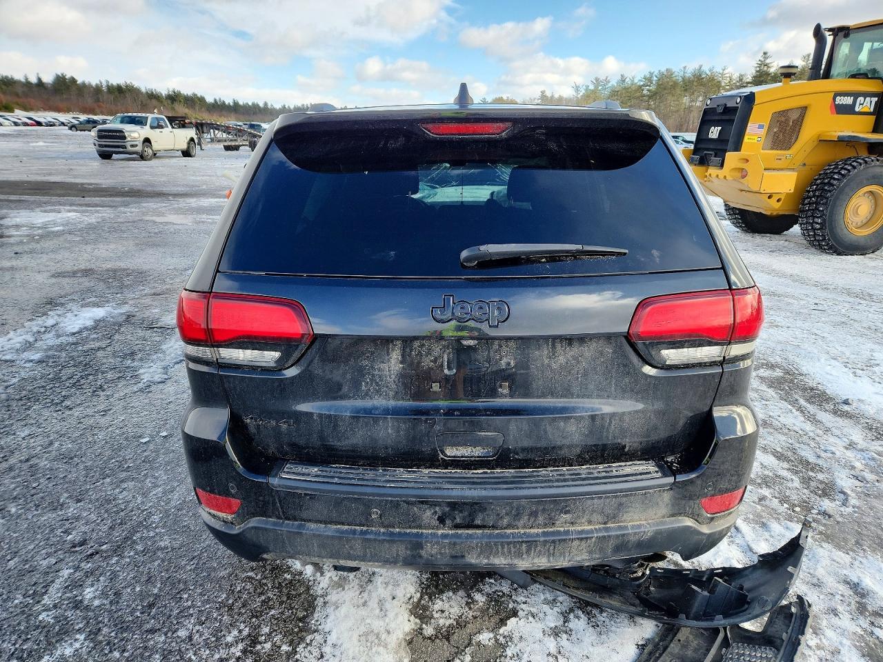 2019 Jeep Grand Cherokee Laredo - Image 6