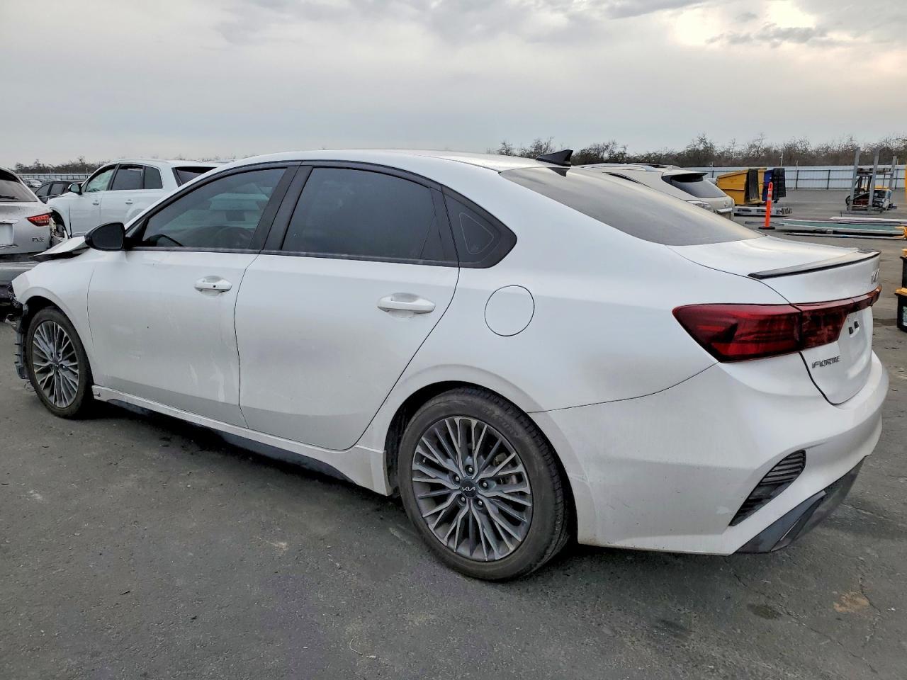 2022 Kia Forte Gt Line - Фото 2