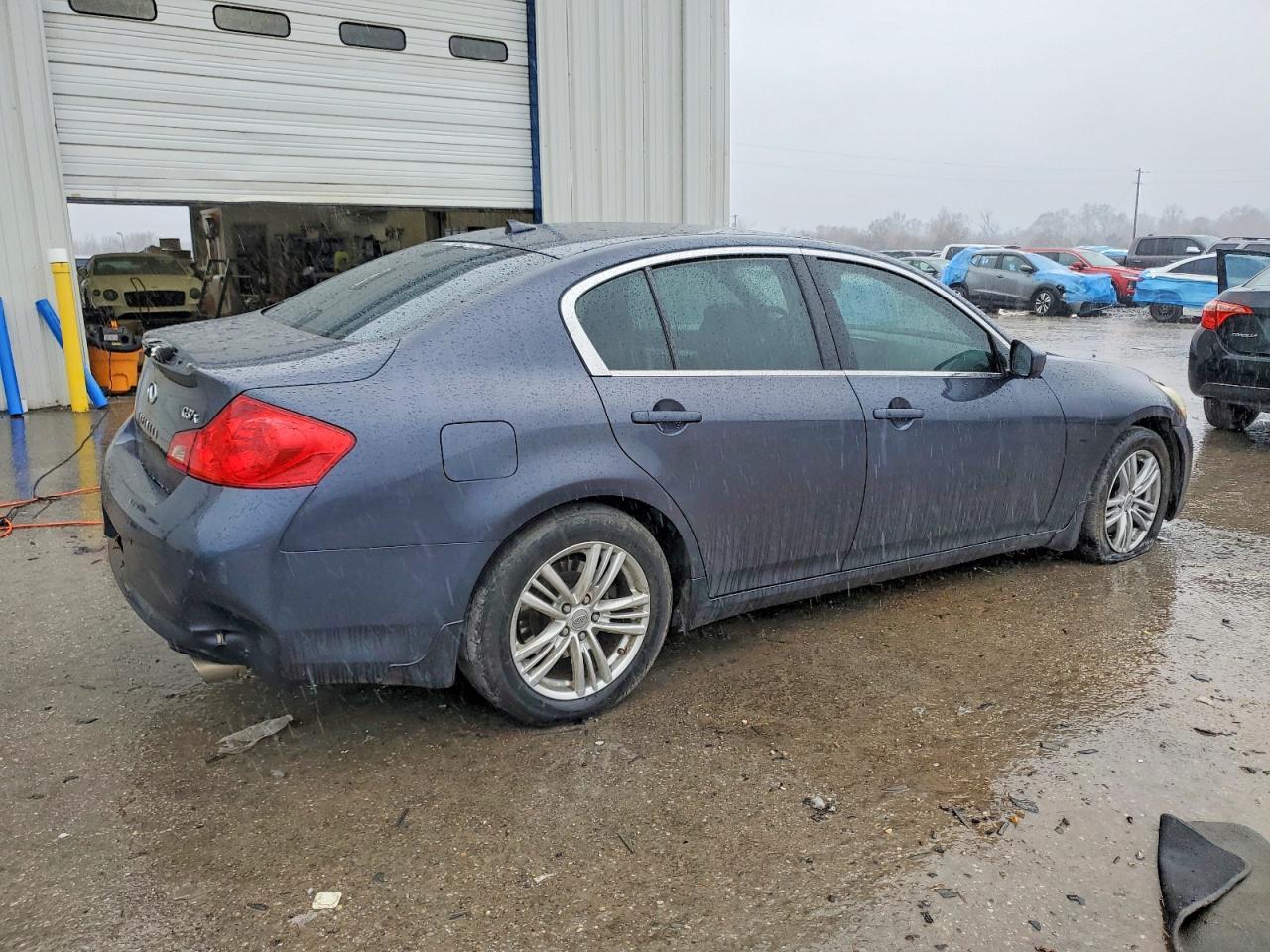 2010 Infiniti G37 - Image 3