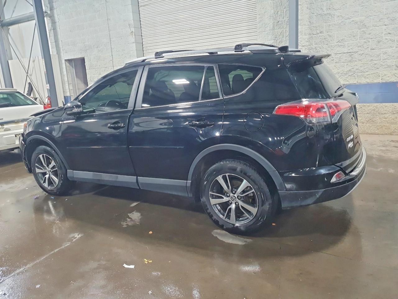 2017 Toyota Rav4 Xle - Image 2