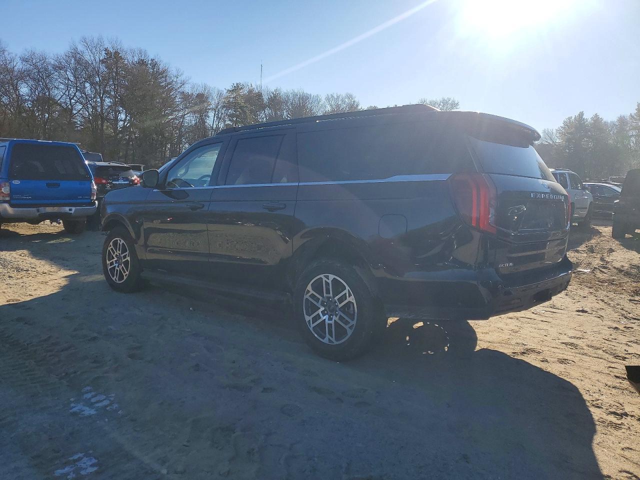 2025 Ford Expedition Max Active - Фото 2