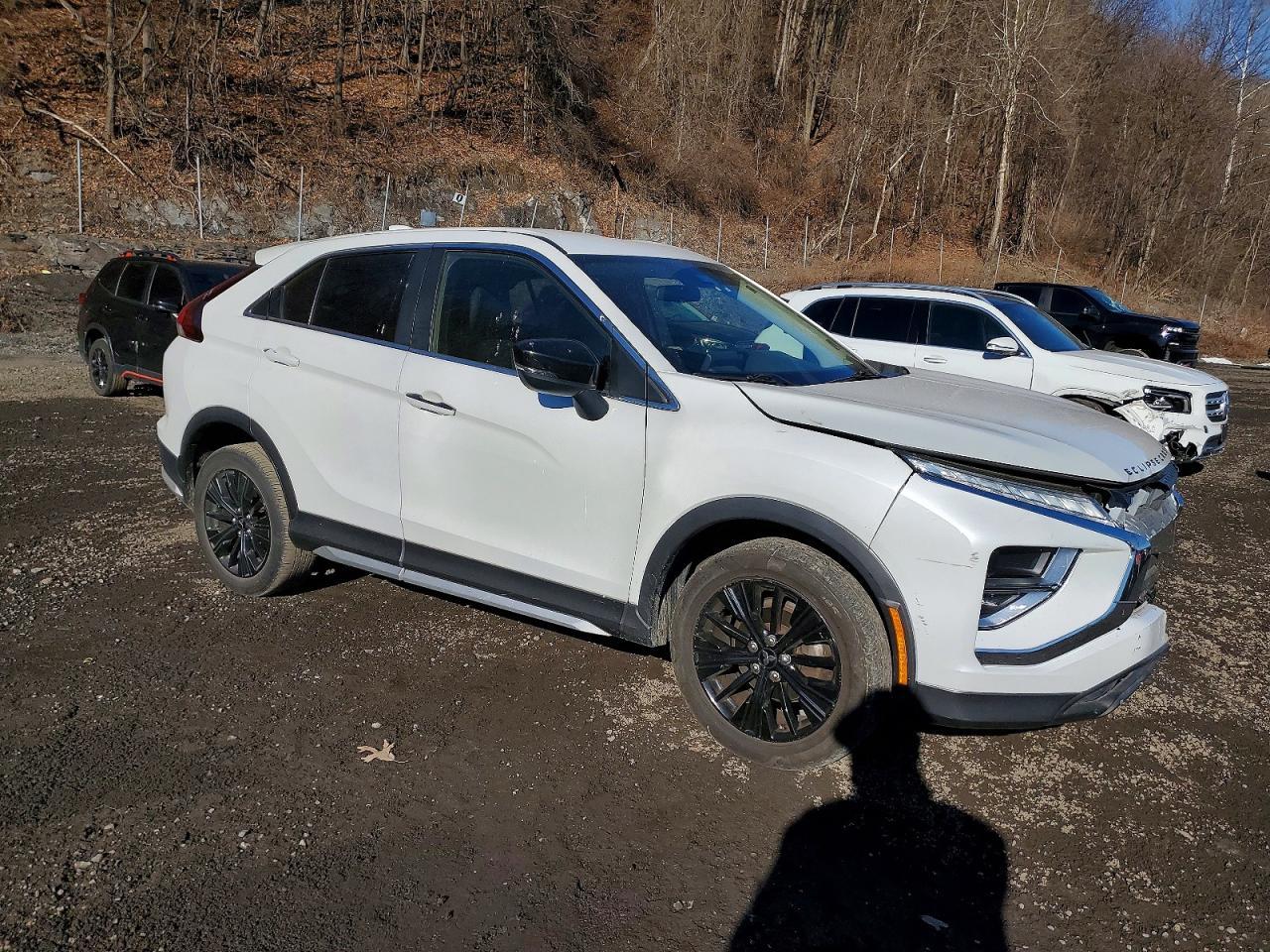 2022 Mitsubishi Eclipse Cross Le - Image 4