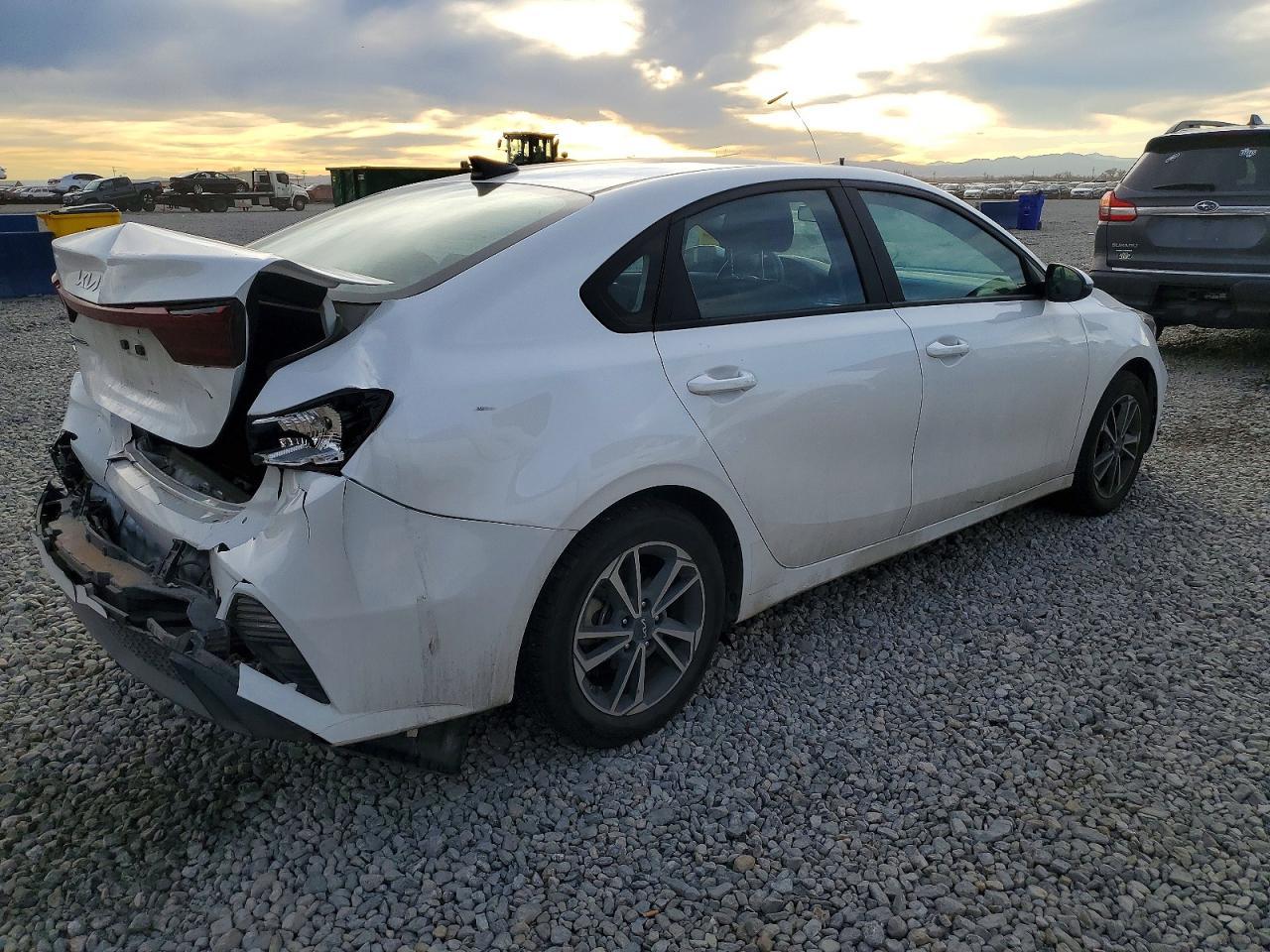 2023 Kia Forte Lx - Image 3