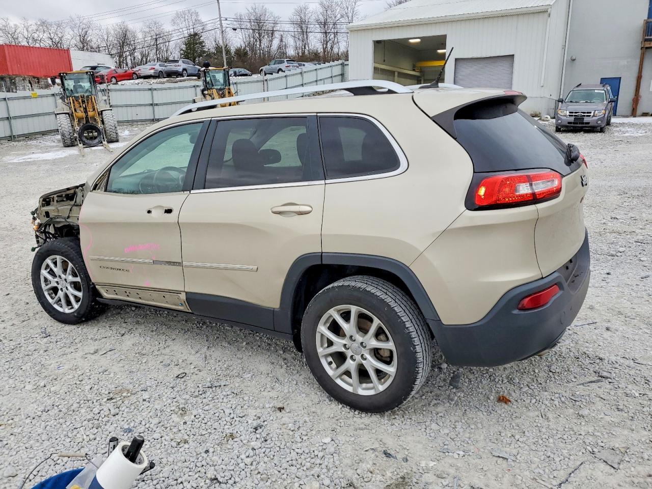 2015 Jeep Cherokee Latitude - Фото 2