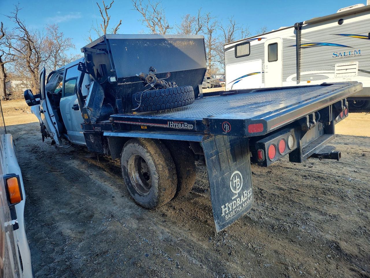 2022 Ford F350 Super Duty - Image 2