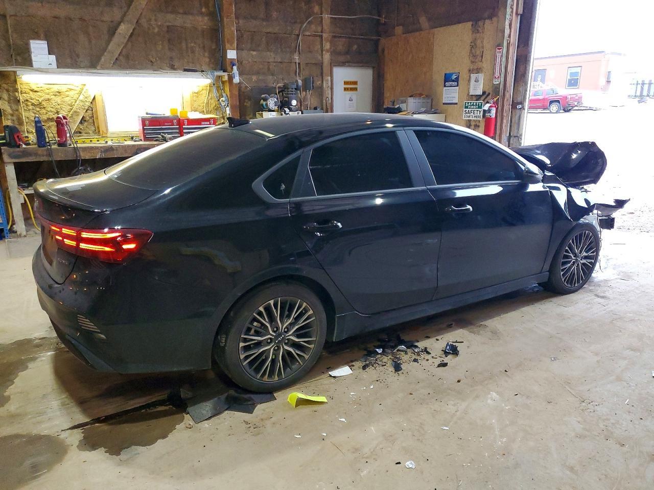 2024 Kia Forte Gt Line - Image 3