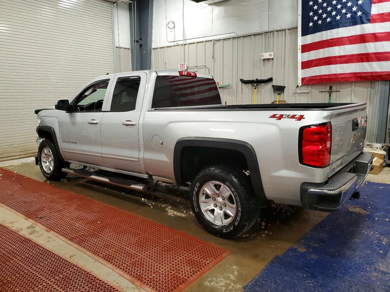 2018 Chevrolet Silverado K1500 Lt - Image 2