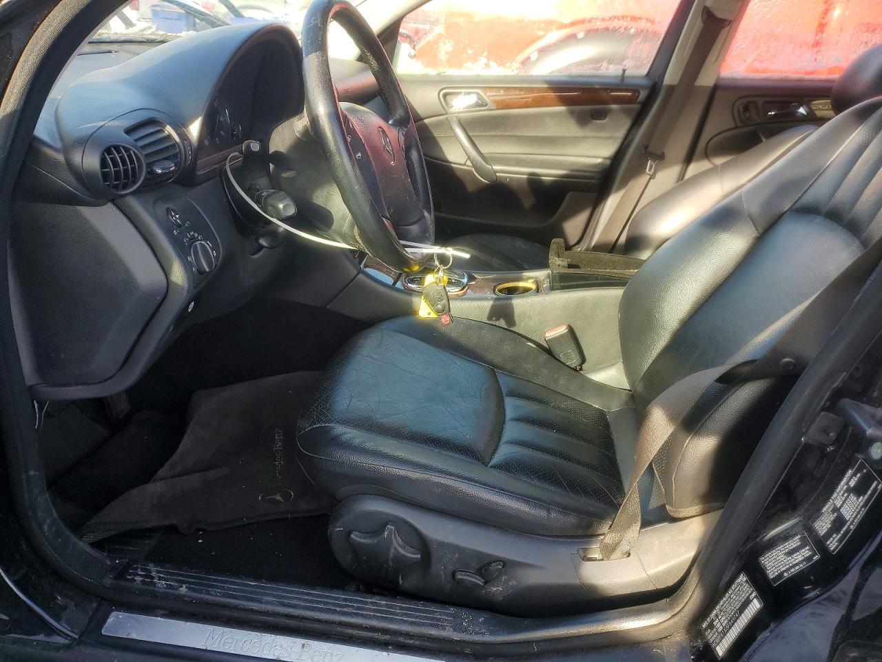 2005 Mercedes Benz C - Image 7