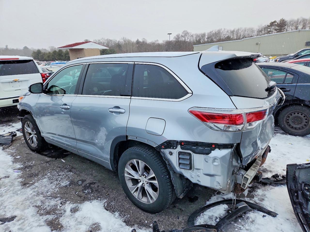 2014 Toyota Highlander Xle - Image 2