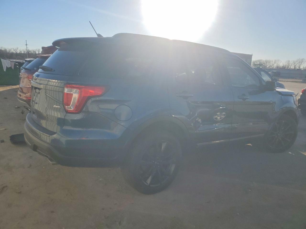 2018 Ford Explorer Xlt - Фото 3