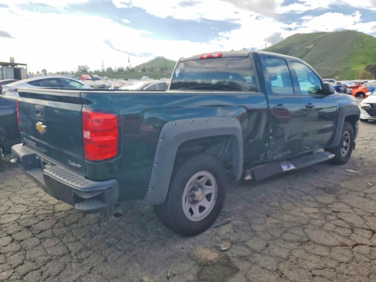 2015 Chevrolet Silverado C1500 - Image 3
