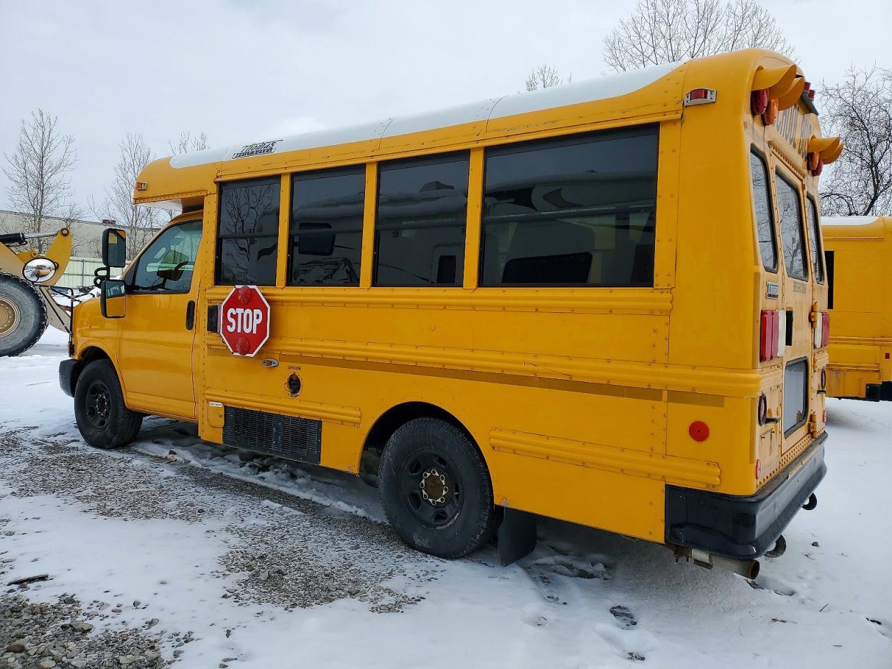 2016 Chevrolet Express School Bus - Фото 3