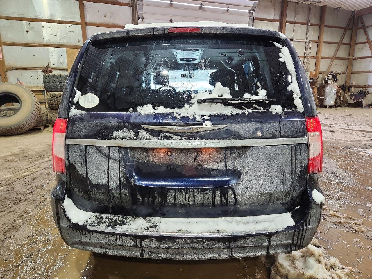 2011 Chrysler Town & Country Touring L - Фото 6