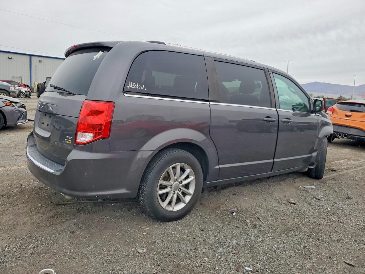 2018 Dodge Grand Caravan Sxt - Фото 3