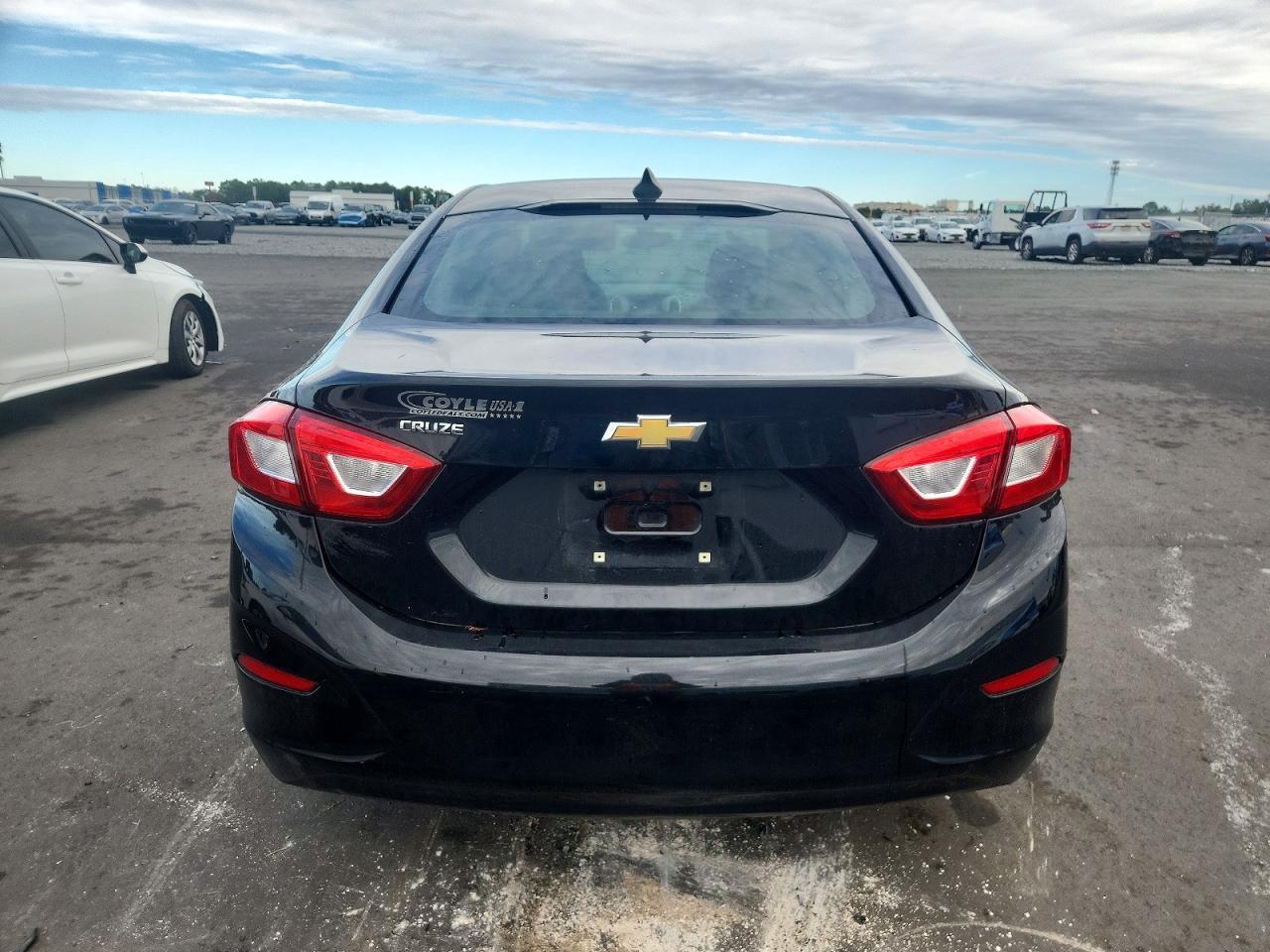 2018 Chevrolet Cruze Ls - Image 6
