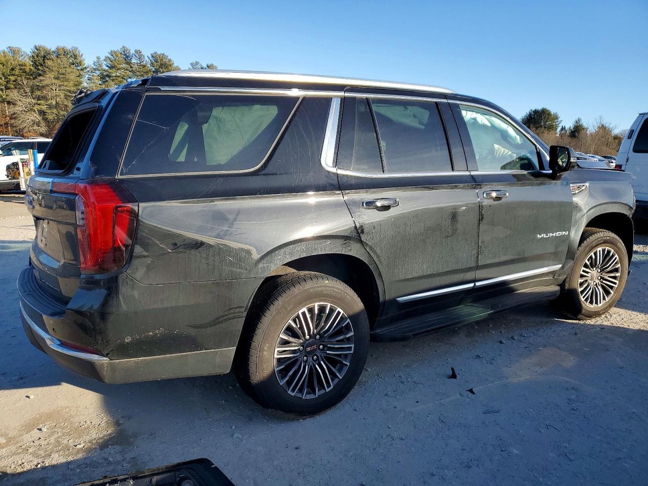 2026 GMC Yukon Elevation - Image 3