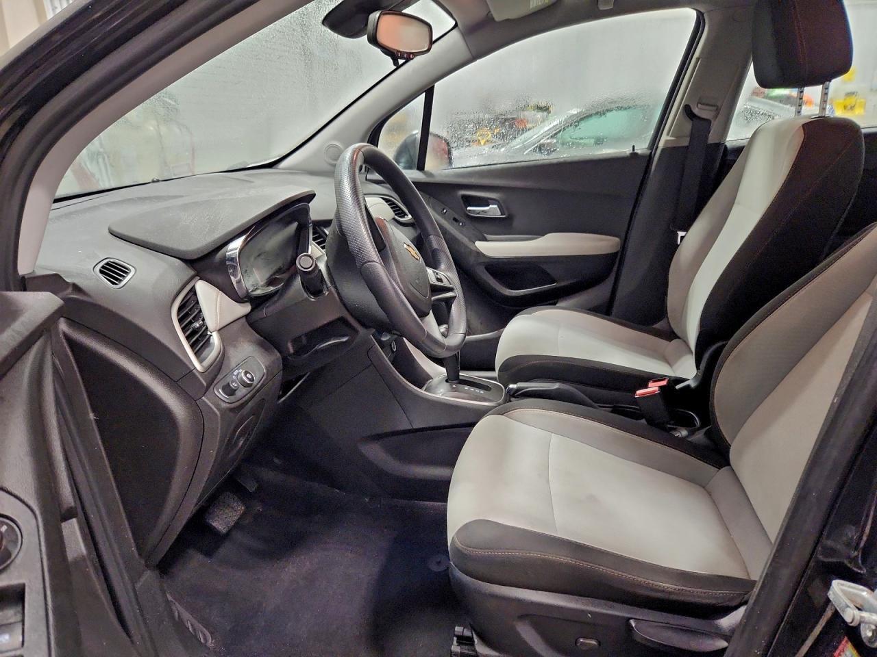 2019 Chevrolet Trax Ls - Image 7
