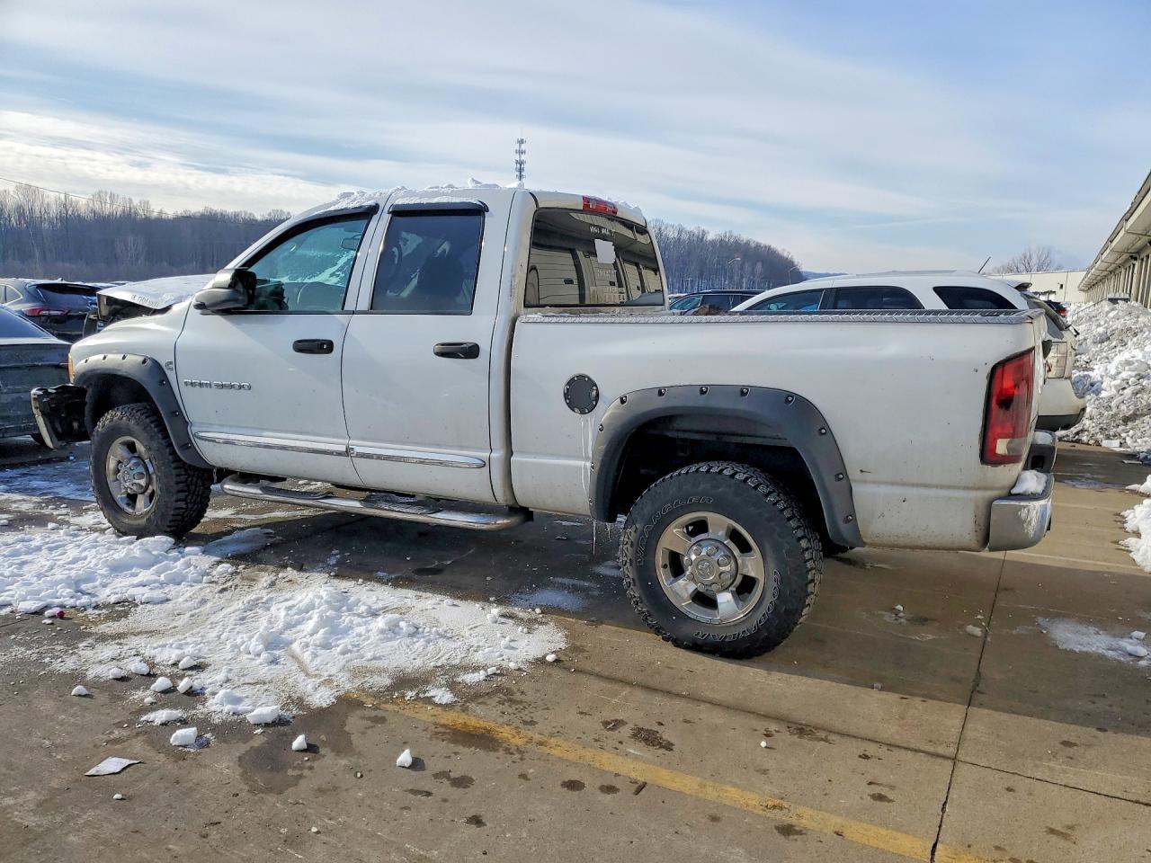 2005 Dodge Ram 3500 St - Фото 2