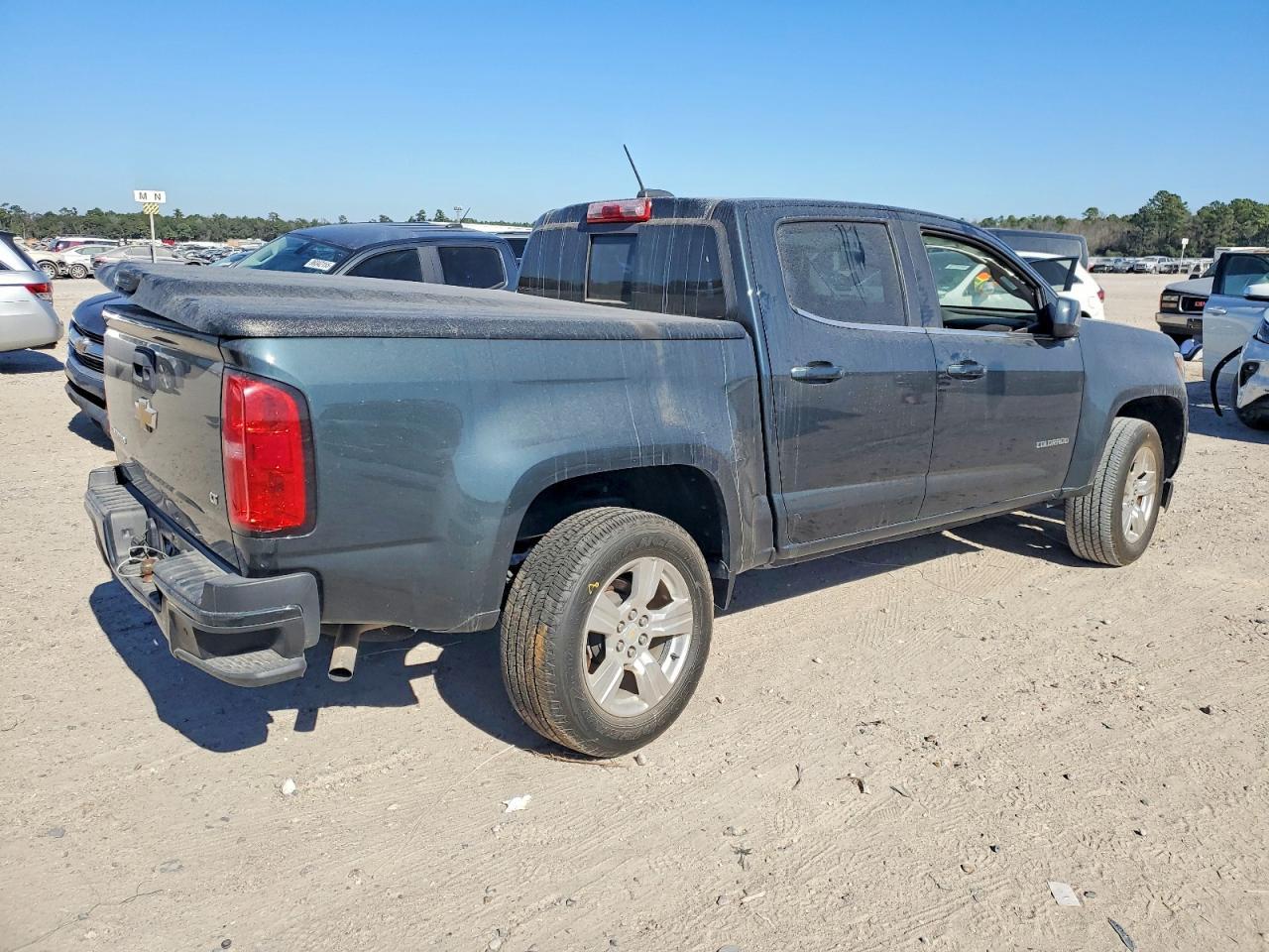 2017 Chevrolet Colorado Lt - Image 3