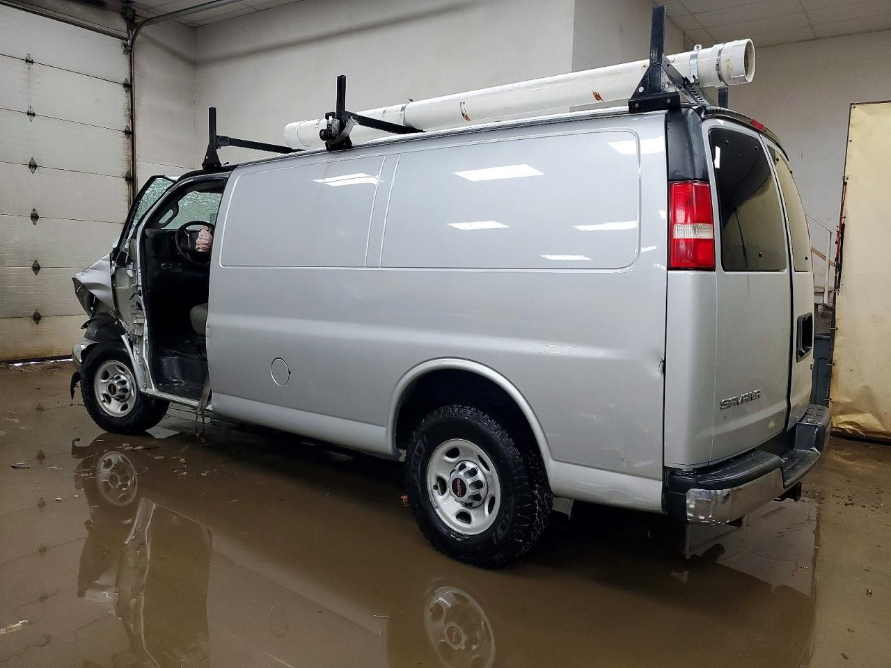2018 GMC Savana G2500 Utility / Service Van - Фото 2