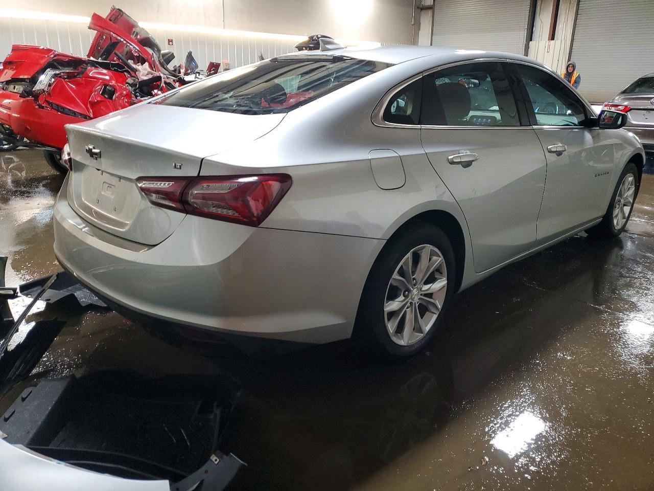 2022 Chevrolet Malibu Lt - Фото 3