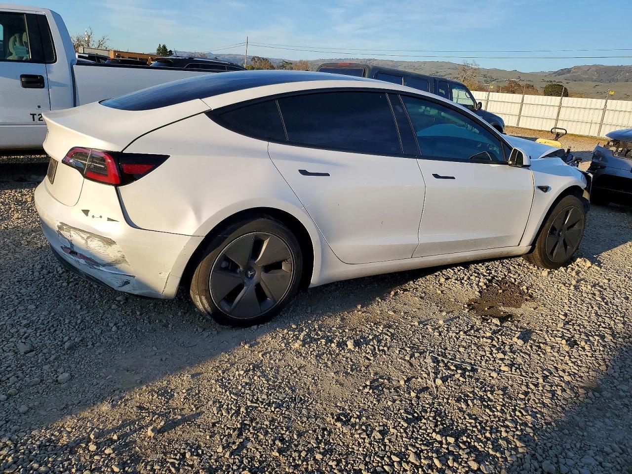 2023 Tesla Model 3 - Image 3